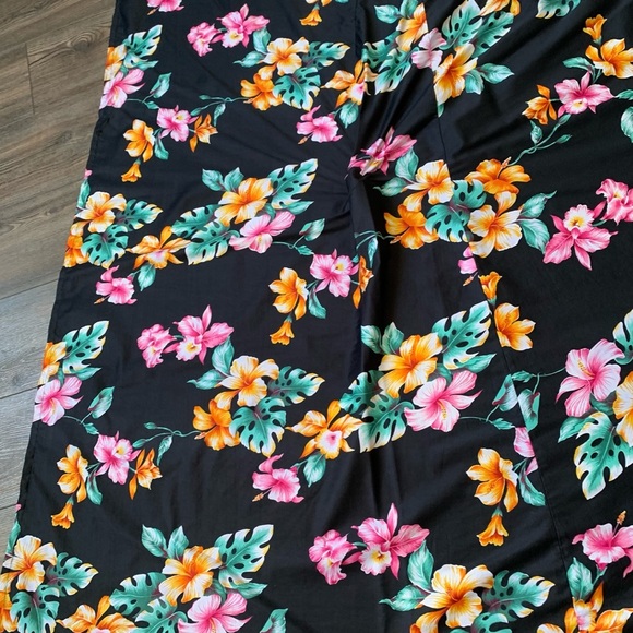 Hawaiian sarong - Picture 3 of 8